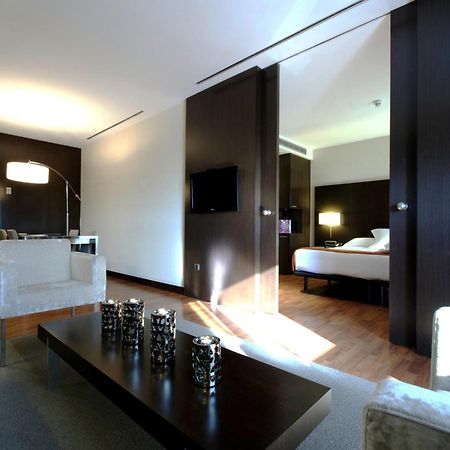 Hotel Zenit Pamplona Cordovilla Exterior photo