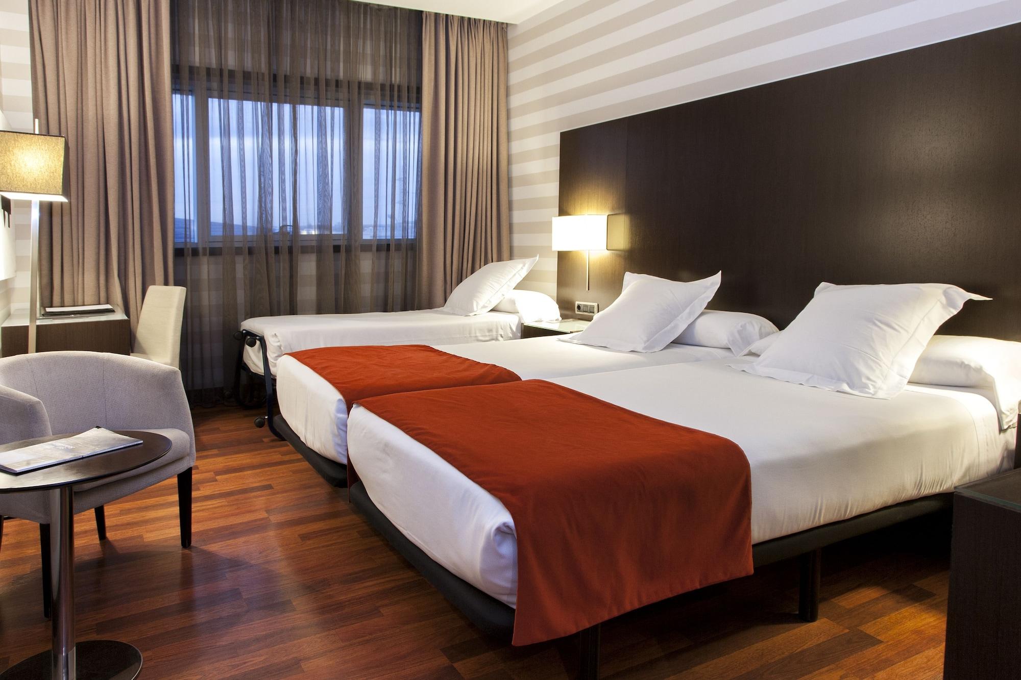 Hotel Zenit Pamplona Cordovilla Exterior photo