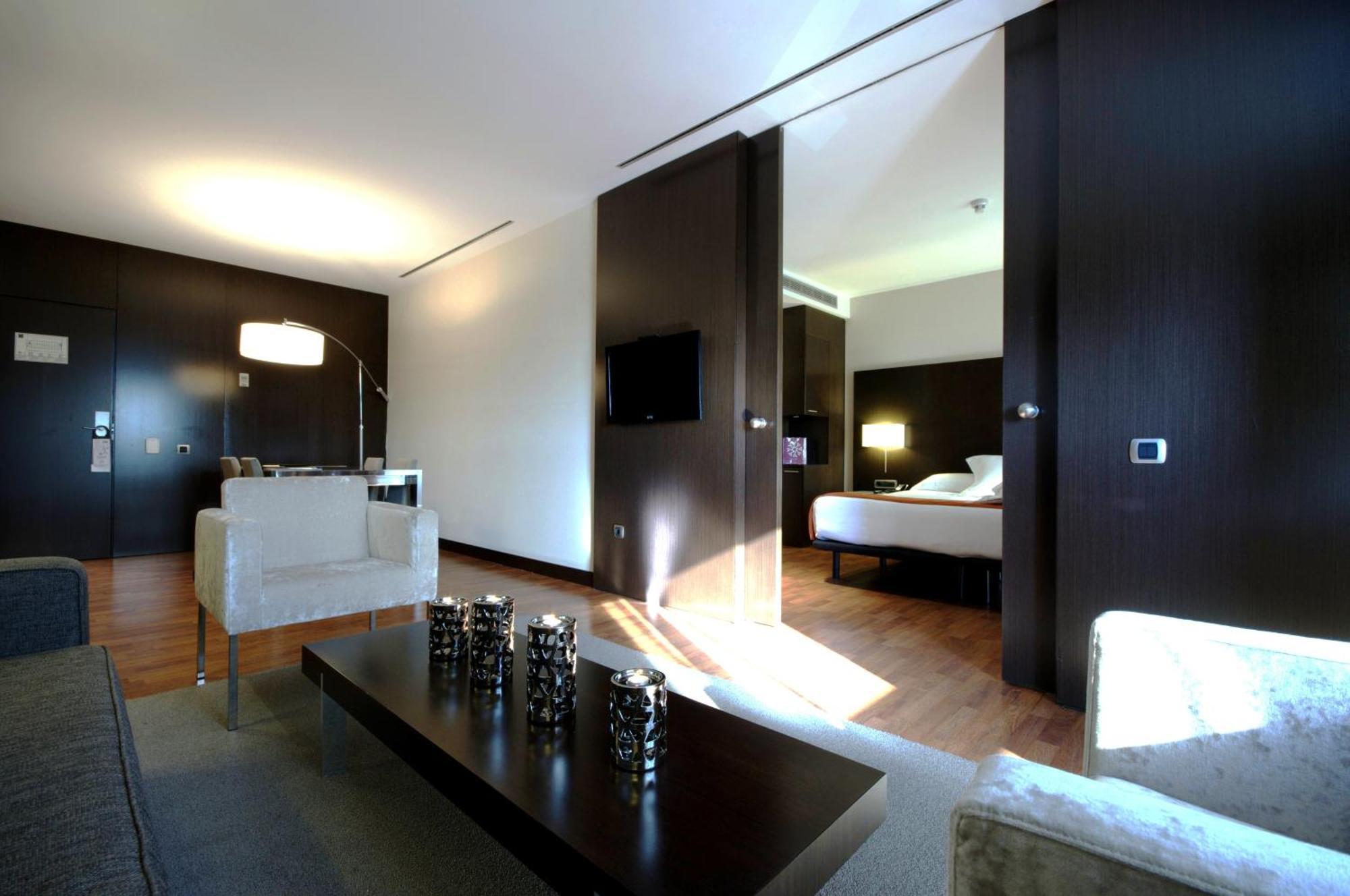 Hotel Zenit Pamplona Cordovilla Exterior photo