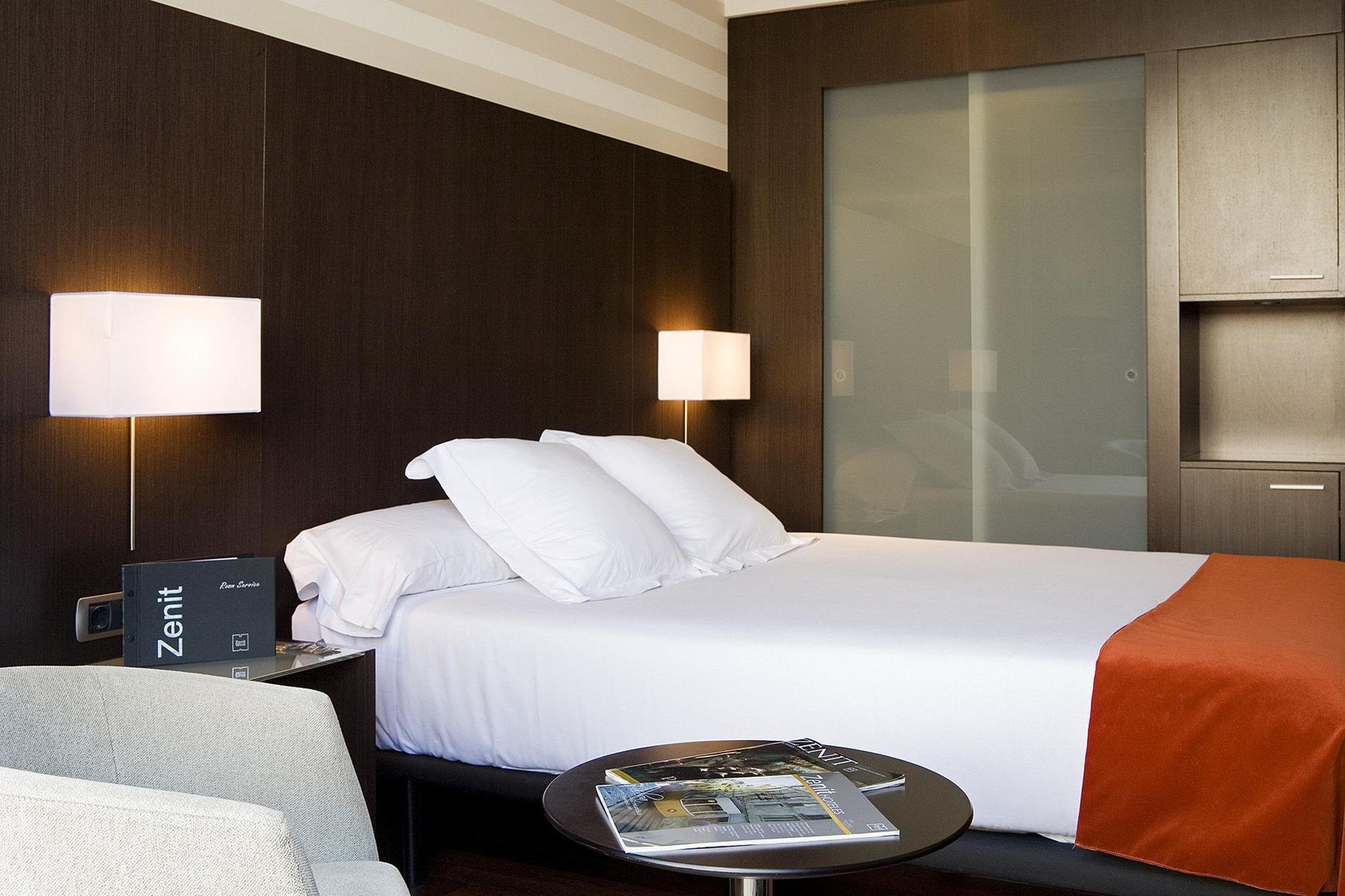 Hotel Zenit Pamplona Cordovilla Exterior photo