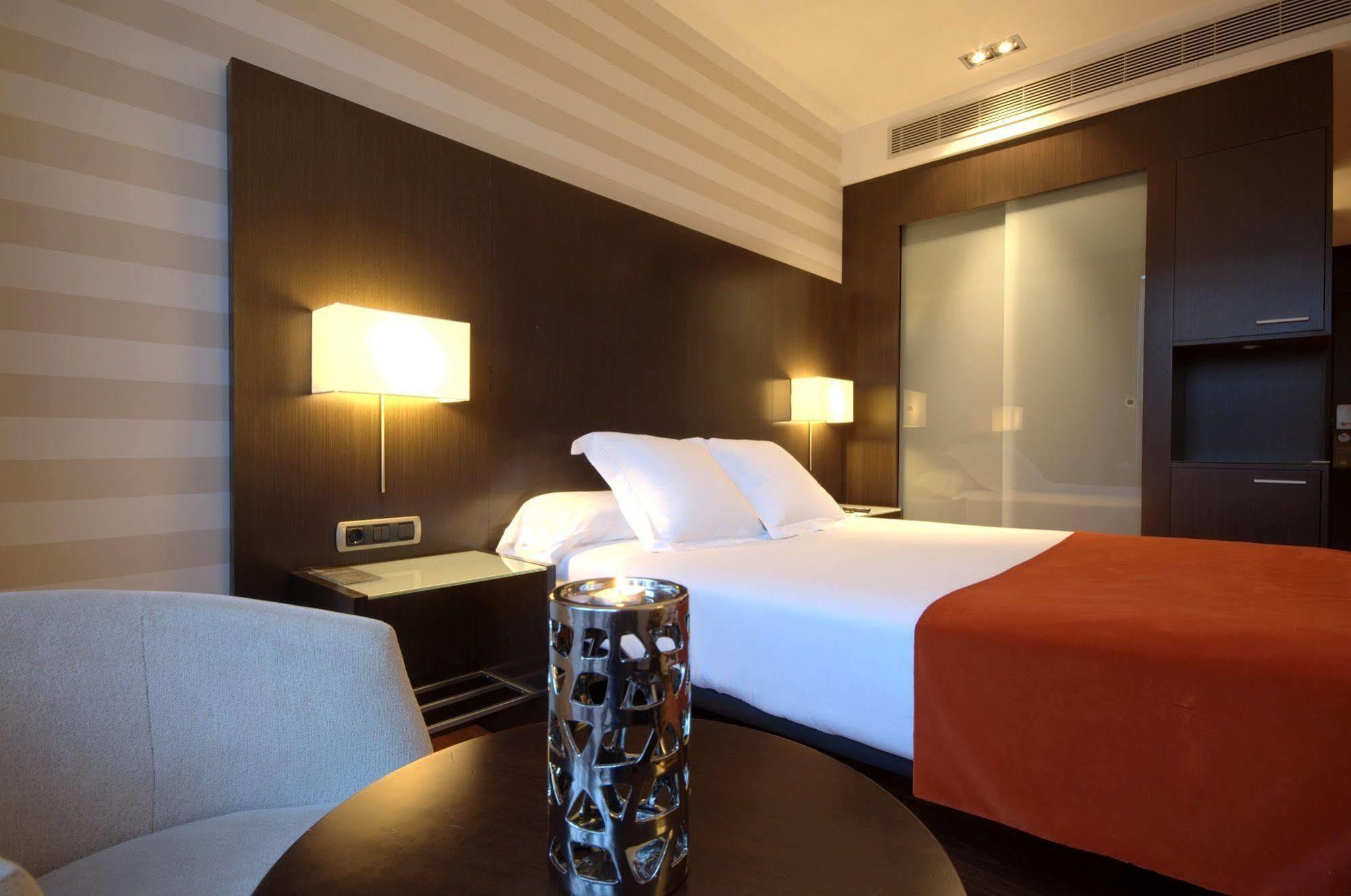 Hotel Zenit Pamplona Cordovilla Exterior photo