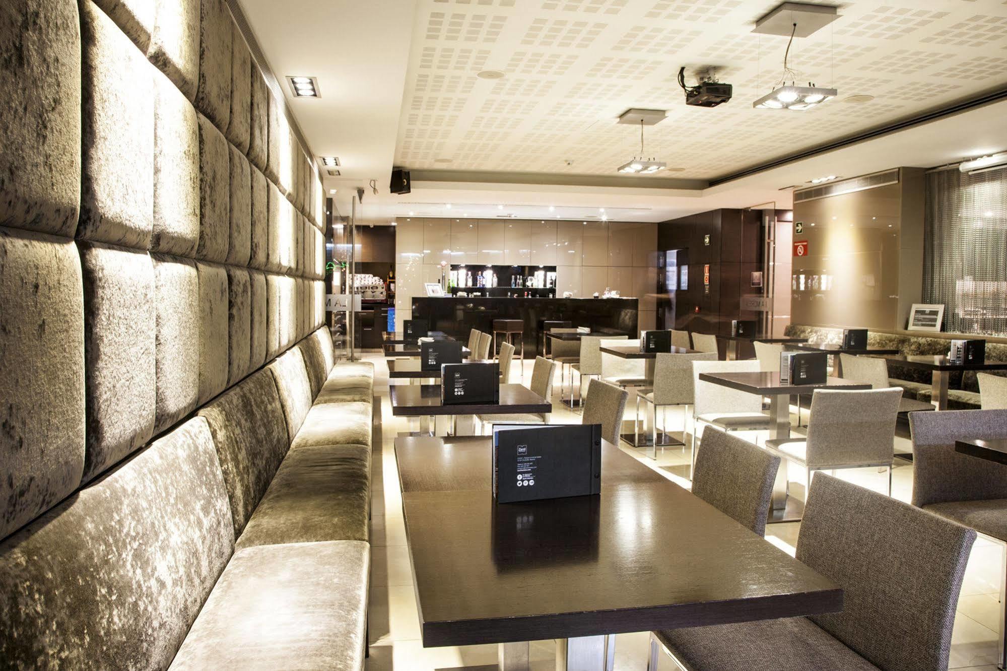 Hotel Zenit Pamplona Cordovilla Exterior photo